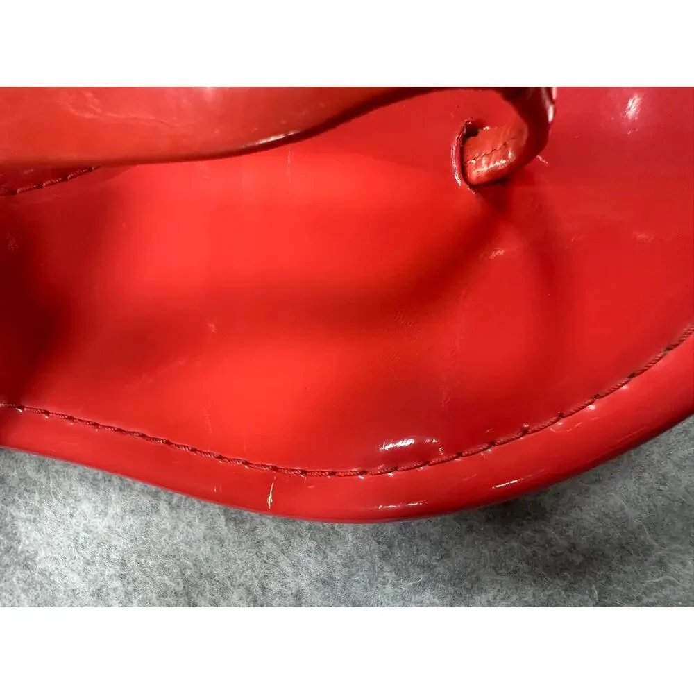Coach Patent Leather T-Strap Flat Sandals Gold Chain Plaque Size 6B